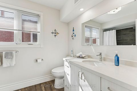 Photo 30 at 10 Claudia Avenue, West Woodbridge, Vaughan