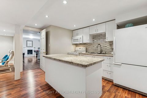 Photo 35 at 10 Claudia Avenue, West Woodbridge, Vaughan