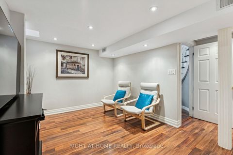 Photo 36 at 10 Claudia Avenue, West Woodbridge, Vaughan