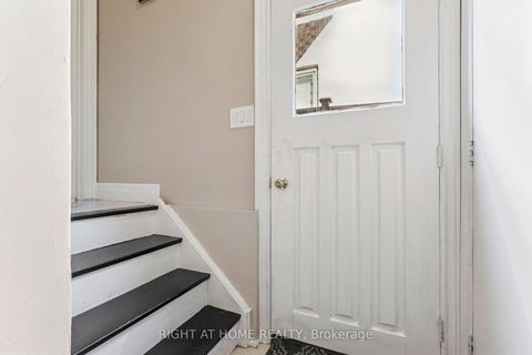 Photo 39 at 10 Claudia Avenue, West Woodbridge, Vaughan