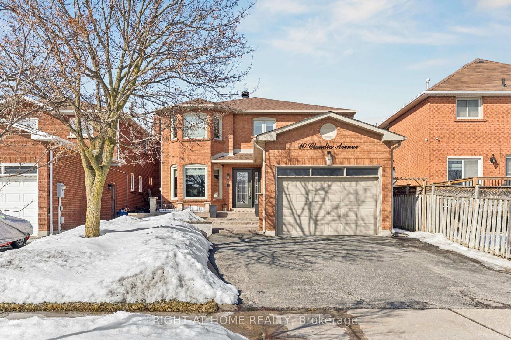 10 Claudia Avenue, West Woodbridge, Vaughan photo number 2