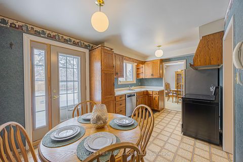 Photo 13 at 62 Fairway Drive, Aurora Highlands, Aurora