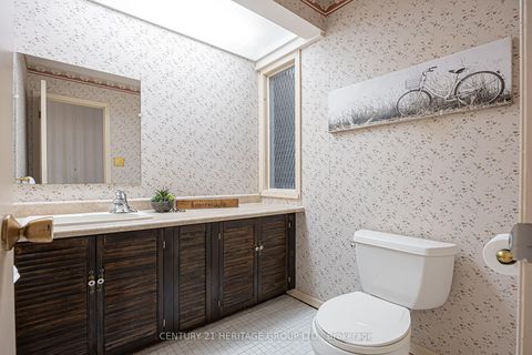 Photo 17 at 62 Fairway Drive, Aurora Highlands, Aurora