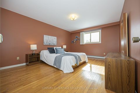 Photo 21 at 62 Fairway Drive, Aurora Highlands, Aurora