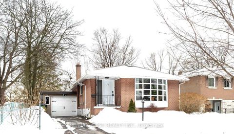 Photo 1 at 57 Alpaca Drive, Woburn, Toronto