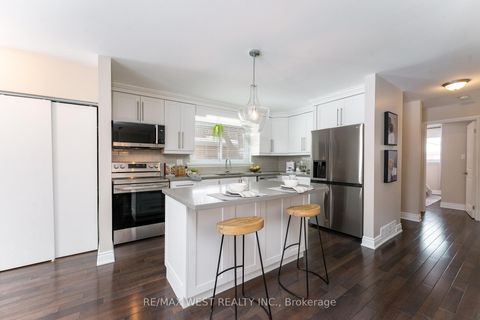 Photo 7 at 57 Alpaca Drive, Woburn, Toronto