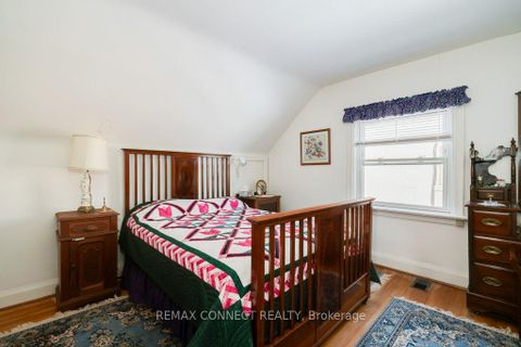 Photo 14 at 5 Queensgrove Road, Cliffside, Toronto