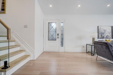 Photo 1 at 21 Holford Crescent, Sullivan, Toronto