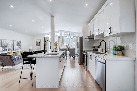 Photo 11 at 21 Holford Crescent, Sullivan, Toronto