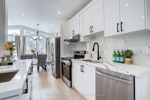 Photo 12 at 21 Holford Crescent, Sullivan, Toronto