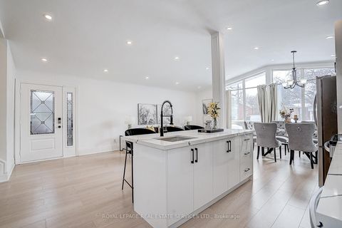 Photo 13 at 21 Holford Crescent, Sullivan, Toronto