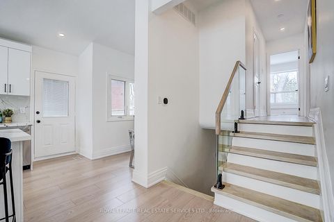 Photo 18 at 21 Holford Crescent, Sullivan, Toronto