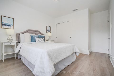 Photo 26 at 21 Holford Crescent, Sullivan, Toronto