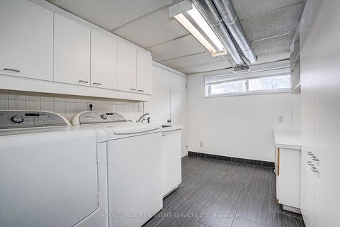 Photo 31 at 21 Holford Crescent, Sullivan, Toronto