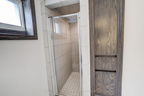 Photo 33 at 21 Holford Crescent, Sullivan, Toronto