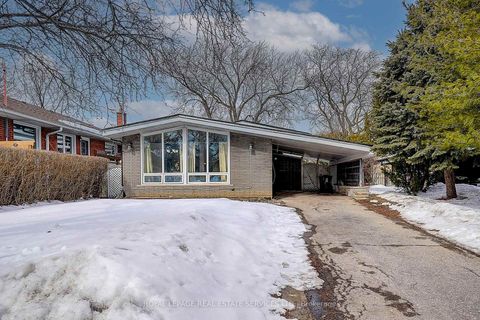 Photo 34 at 21 Holford Crescent, Sullivan, Toronto