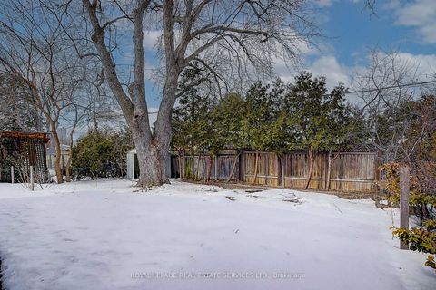 Photo 35 at 21 Holford Crescent, Sullivan, Toronto