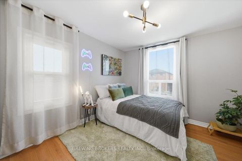 Photo 7 at 72 Thirteenth Street, New Toronto, Toronto