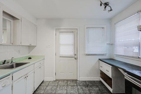 Photo 4 at 159 Alfred Avenue, Willowdale East, Toronto