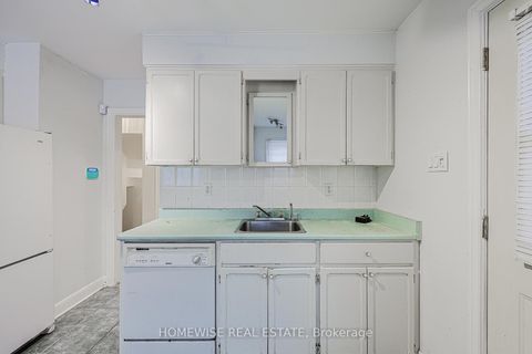 Photo 7 at 159 Alfred Avenue, Willowdale East, Toronto