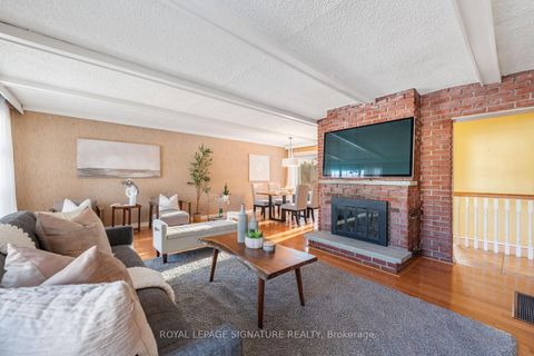 Photo 2 at 420 Brownfield Gardens, Rouge E10, Toronto