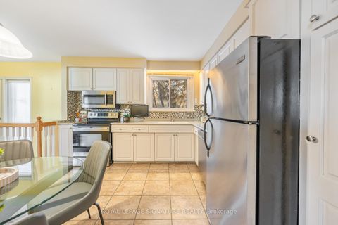 Photo 10 at 420 Brownfield Gardens, Rouge E10, Toronto