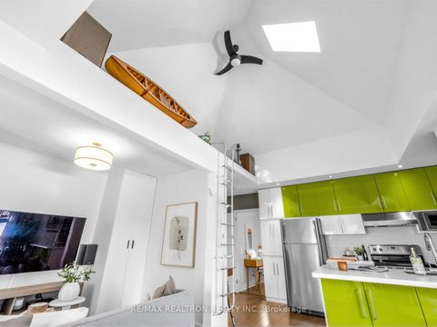 Photo 11 at 319 Wychwood Avenue, Cedarvale, Toronto