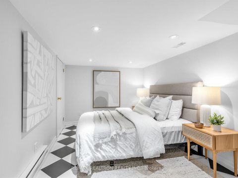 Photo 19 at 319 Wychwood Avenue, Cedarvale, Toronto