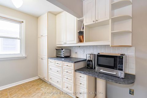 Photo 7 at 18 Newton Street, Wellington, Barrie