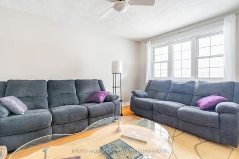 Photo 12 at 18 Newton Street, Wellington, Barrie