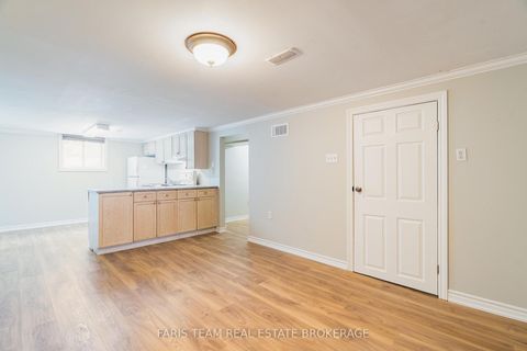 Photo 24 at 18 Newton Street, Wellington, Barrie