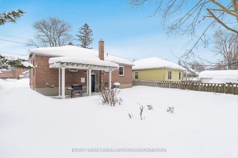 Photo 38 at 18 Newton Street, Wellington, Barrie