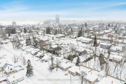 Photo 43 at 18 Newton Street, Wellington, Barrie