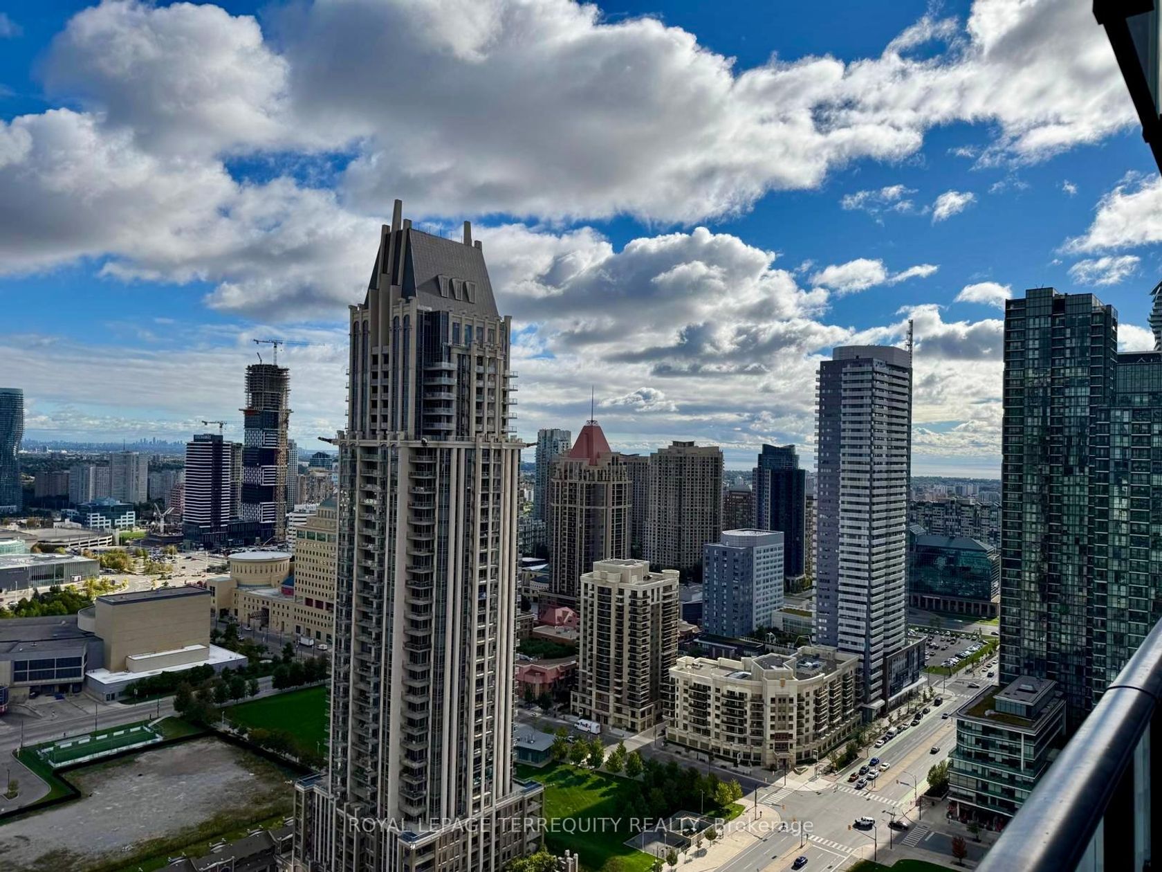 3004 - 4130 Parkside Village Drive, Creditview, Mississauga 