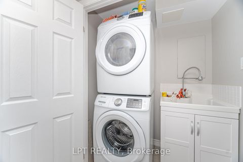 Photo 17 at 2007 - 55 Centre Avenue, Bay Street Corridor, Toronto