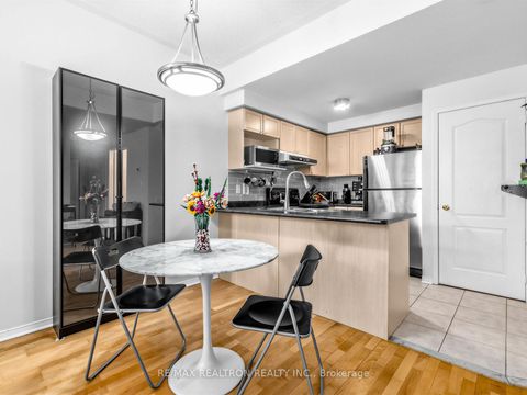 Photo 7 at 147 - 760 Lawrence Avenue W, Glen Park, Toronto