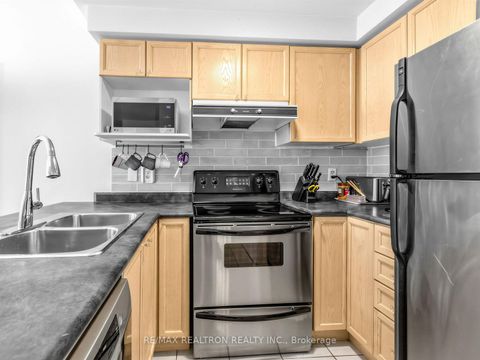 Photo 9 at 147 - 760 Lawrence Avenue W, Glen Park, Toronto