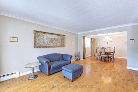 Photo 4 at 11 Ranwood Drive, Pelmo Park W4, Toronto