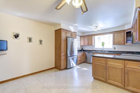 Photo 12 at 11 Ranwood Drive, Pelmo Park W4, Toronto