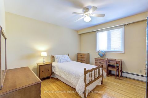 Photo 20 at 11 Ranwood Drive, Pelmo Park W4, Toronto