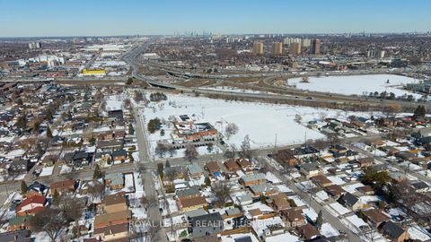 Photo 37 at 11 Ranwood Drive, Pelmo Park W4, Toronto