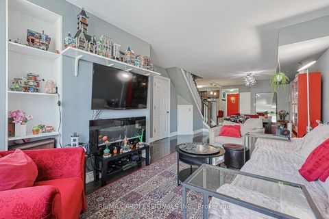 Photo 11 at 318 - 364 The East Mall Street, City Centre West, Toronto