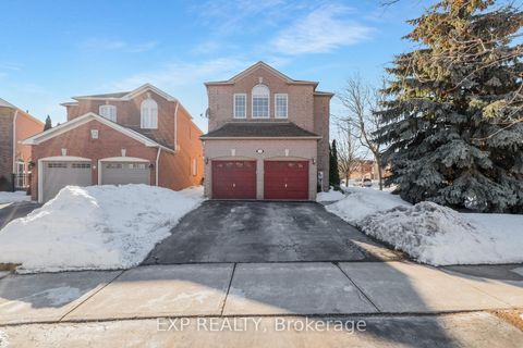 Photo 1 at 56 Moreau Trail, Birchmount, Toronto