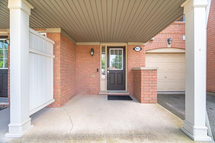 Photo 4 at 932 Burgess Gardens, CO Coates, Milton