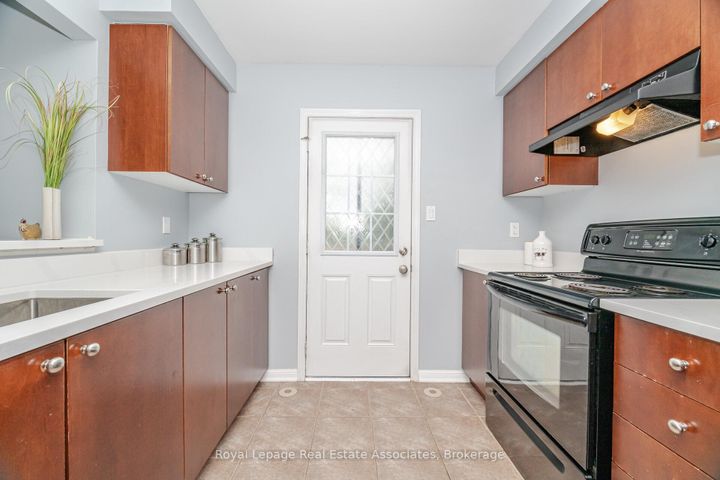 Photo 18 at 932 Burgess Gardens, CO Coates, Milton