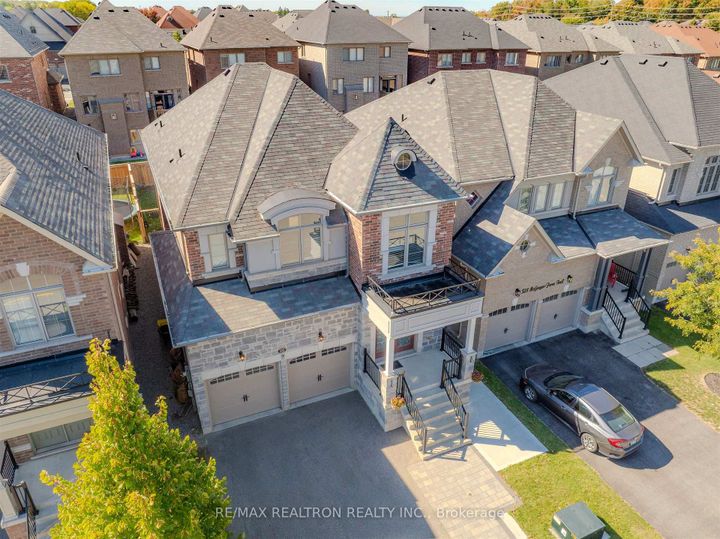 Photo 1 at 532 Mcgregor Farm Trail, Glenway Estates, Newmarket