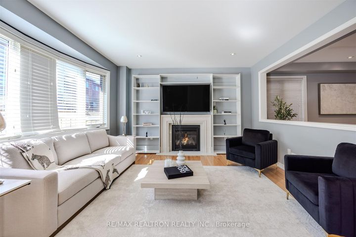 Photo 10 at 532 Mcgregor Farm Trail, Glenway Estates, Newmarket