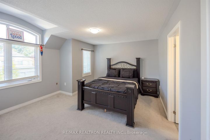 Photo 26 at 532 Mcgregor Farm Trail, Glenway Estates, Newmarket