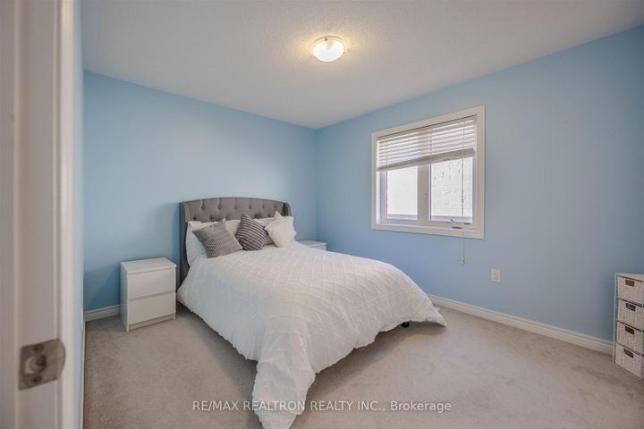 Photo 31 at 532 Mcgregor Farm Trail, Glenway Estates, Newmarket