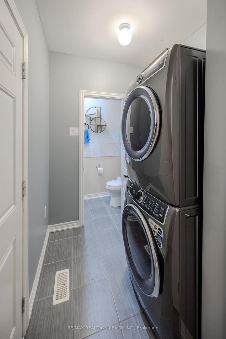 Photo 34 at 532 Mcgregor Farm Trail, Glenway Estates, Newmarket